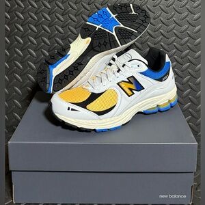 Mens New Balance 2002r Athletic Running Training Shoes Blue Yellow White‎ Size 9